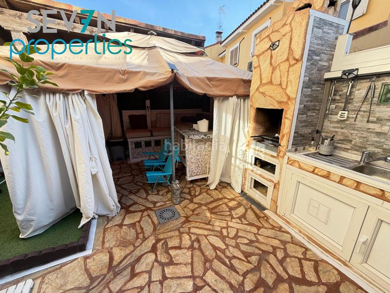 Foto c1cd1eb2-10d6-43f9-bc75-2668fa431839. Casa adossada amb calefacció aparcament piscina a Méntrida