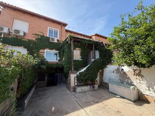Casa adossada  Santiago s/n. Chalet adosado para entrar a vivir!!! 3 dormtorios, 2 baños, 2 a