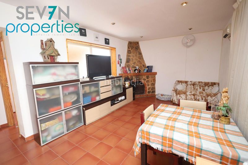 Foto 9597b95b-0813-4692-ab95-40fa9456d2c1. Casa adossada amb calefacció aparcament a Méntrida