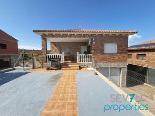 Chalet  Altos de mentrida 1000. Excelente chalet independiente para entrar a vivir. 3 dormitorio