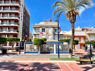 Edifici a Santiago de La Ribera. Hotel 1 línea