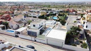 Xalet a Fortuna. Villa moderna en las kalendas lujo, privacidad y seguridad en un