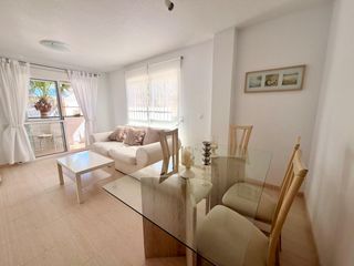 Piso en Duque 12. Vivienda con ubicación privilegiada a pasos del mar menor  los a