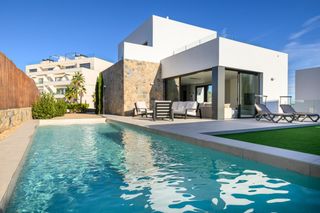 Xalet a Lomas de Campoamor - Las Ramblas. Veranea este verano en una residencia extraordinaria en el coraz