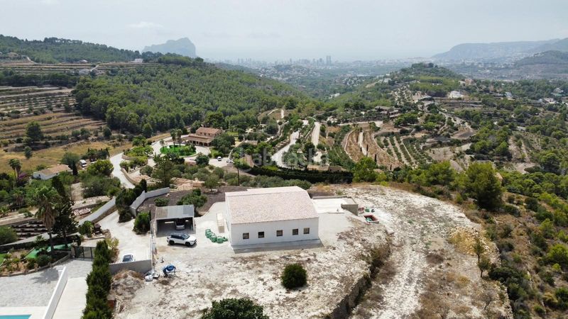 Foto f83bced0-ee4d-439d-8974-2e079850e294. Chalet con parcheggio in Benissa pueblo Benissa
