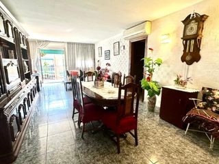 Pis a Riu Sud. Piso con 3 habitaciones con ascensor