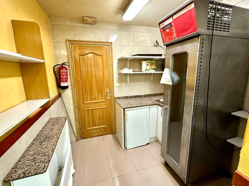 Foto 8d92975f-1366-4fea-bd3f-c56c9ec586e6. Local comercial en Centre Santa Coloma de Gramenet