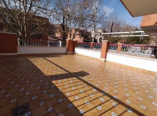 Appartement à Singuerlín. Piso con 2 terrazas y plaza de parking