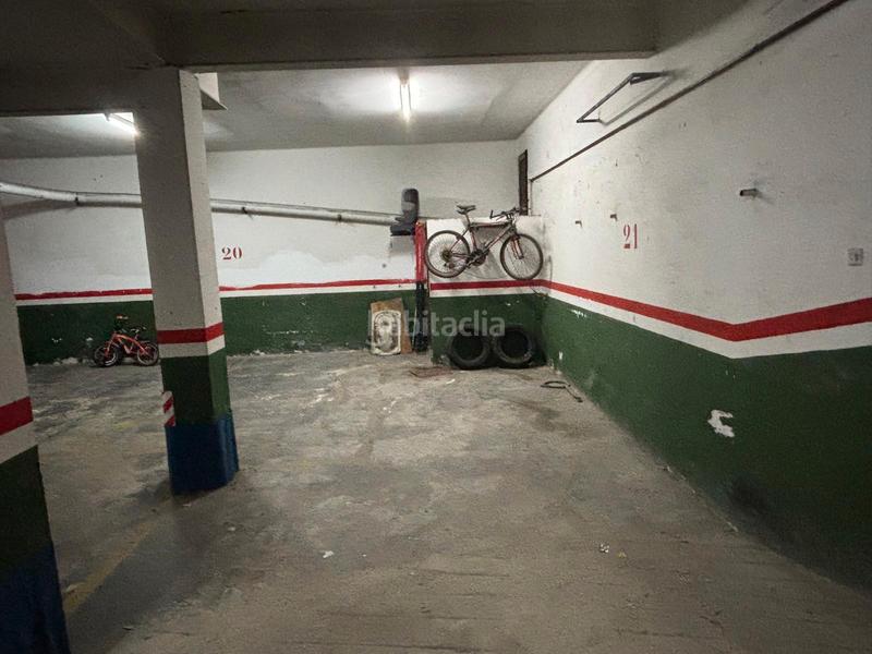 Foto 2621f309-e9dc-410e-97c3-68d68d01b476. Parking coche plaza de parking para coche grande en Santa Coloma de Gramenet