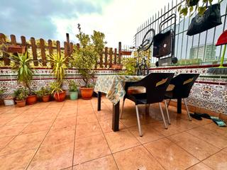 tic a El Raval. tico de 107m2 con terraza