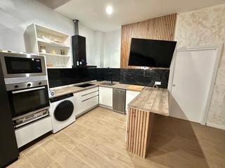 Duplex  Carrer de sant josep oriol. ¡dúplex reformado y con gran potencial!