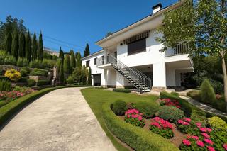 Xalet a Bigues i Riells. Casa reformada en parcela de más de 1.000 m² en can barri – bigu