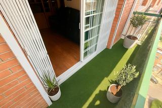 Pis  Carrer de santa gemma. Espaciosa vivienda con balcn y 4 dormitorios en zona cntrica.