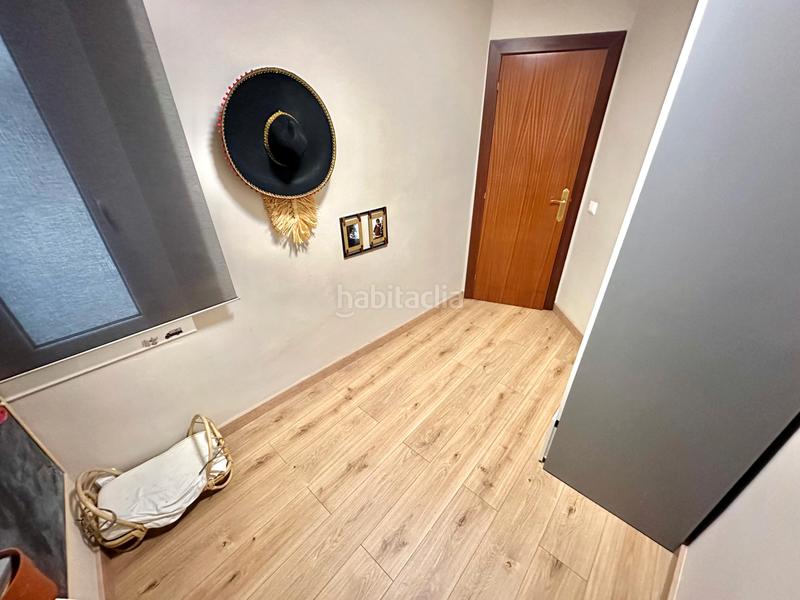 Foto 87b3595c-ea14-4a19-aa92-85f31cebffa3. Piso  reformado exterior para entrar a vivir en Santa Coloma de Gramenet