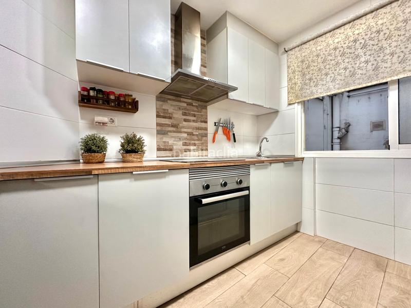 Foto bc1ee374-48ab-45f2-aed2-0d27653170c4. Piso  reformado exterior para entrar a vivir en Santa Coloma de Gramenet