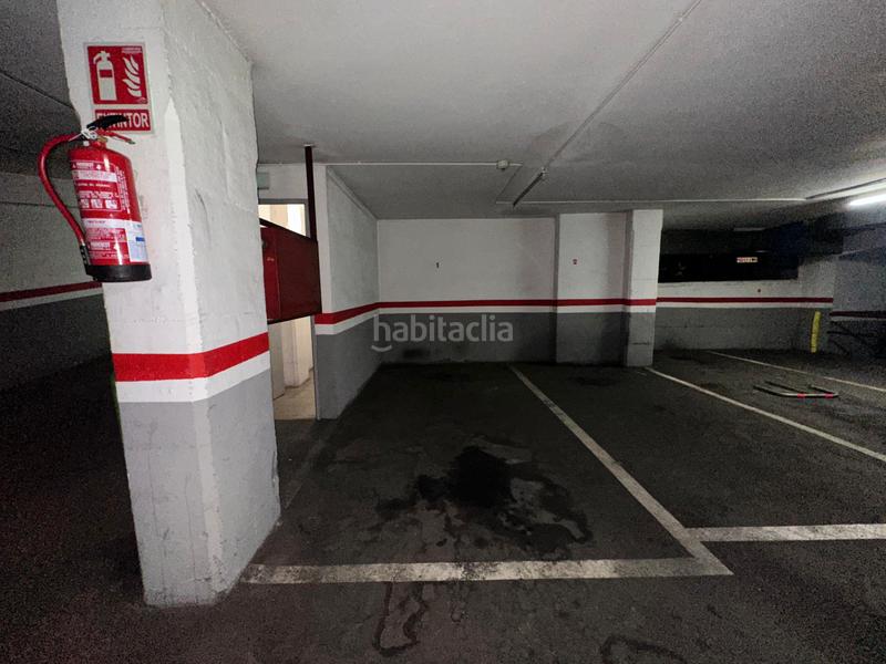 Foto 71c60406-1a22-478e-a4cd-8e2a773a4315. Parking voiture dans Centre Santa Coloma de Gramenet