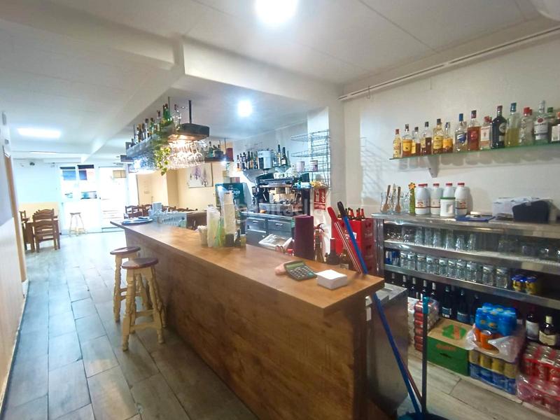 Foto d324ef4f-3844-4bbb-bc07-9ff0e587a167. Pas-de-porte local commercial dans Can Mariner Santa Coloma de Gramenet