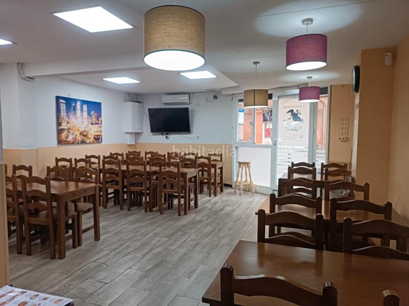 Foto f45fb79e-e253-43bc-a530-ee03512a7e4a. Pas-de-porte local commercial dans Can Mariner Santa Coloma de Gramenet