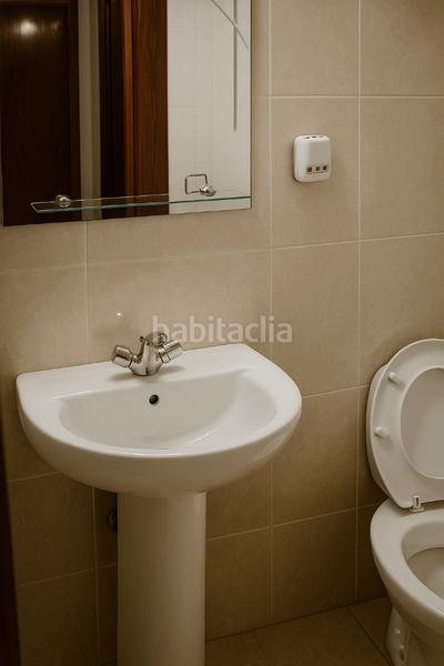 Foto 5ec61e6b-b192-420e-aae8-a4425e8a38c4. Piso  exterior con dos dormitorios en Singuerlín Santa Coloma de Gramenet