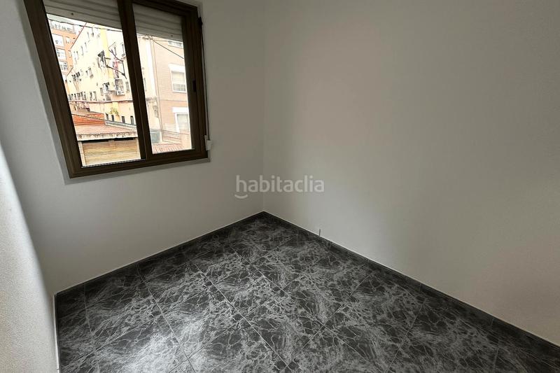 Foto cdfb4bb5-5c61-4673-9489-85059f9cf65e. Piso  exterior con dos dormitorios en Singuerlín Santa Coloma de Gramenet
