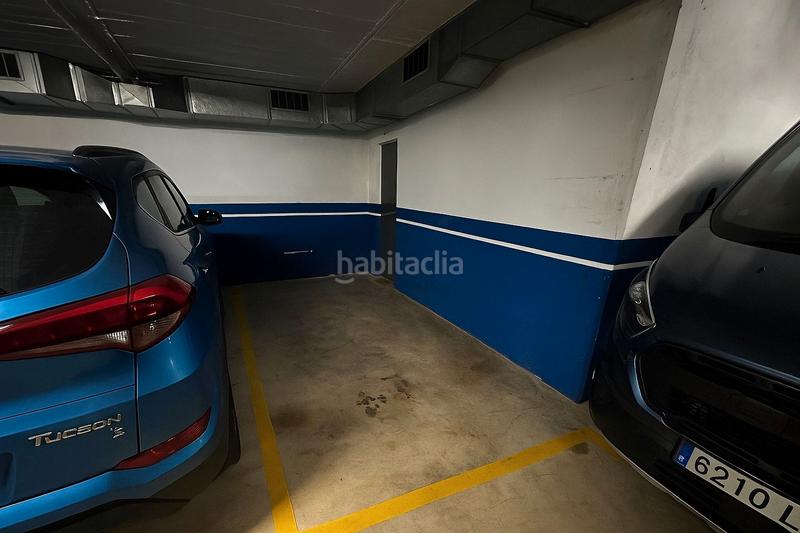 Foto 68774350-725b-4d8b-8824-688cb9df3481. Parking voiture dans Llatí Santa Coloma de Gramenet