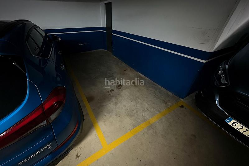 Foto 9801d53b-6b51-4681-b89b-b339a7f9f36f. Parking voiture dans Llatí Santa Coloma de Gramenet