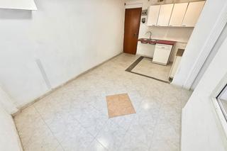 Appartement  Carrer del dr. torras i bages. Piso con dos habitaciones