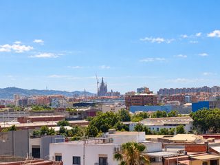 Piso en Riu Sud. Luminoso ático con terraza y ascensor en el centro de santa colo