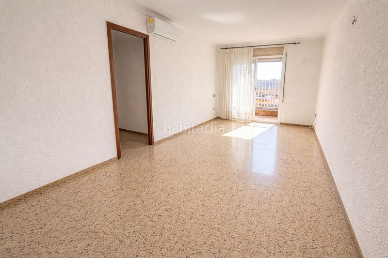 Foto 3569408e-a288-414e-8054-9fc5300c60e5. Etagenwohnung mit heizung in Riu Sud Santa Coloma de Gramenet