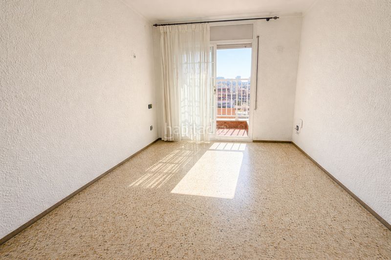 Foto 777983bf-2b35-41f4-bb84-6afe1c9b118e. Etagenwohnung mit heizung in Riu Sud Santa Coloma de Gramenet