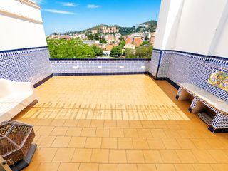 Dreist�ckige Wohnung in Riu Nord. Fabuloso tr�plex reformado en el coraz�n de santa coloma