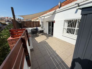 Pis a Centre. �tico reformado con gran terraza y mucha luz, en la iglesia mayo
