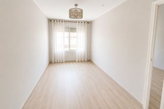 Flat in El Raval. Piso reformado exterior con dos dormitorios en santa coloma de g