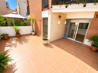 Pis a Riu Sud. �oportunidad! piso con terraza de 25m2 y ascensor en el centro d