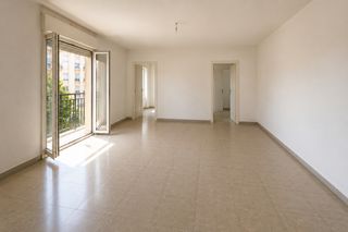 Appartamento in Centre. Piso exterior con balc�n y ascensor en el centro de santa coloma