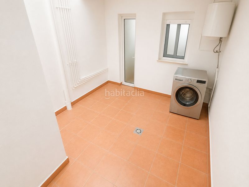 Foto beff6517-b3fa-44f2-adc2-11e58b6cb74d. Erdgeschoss in Fondo Santa Coloma de Gramenet