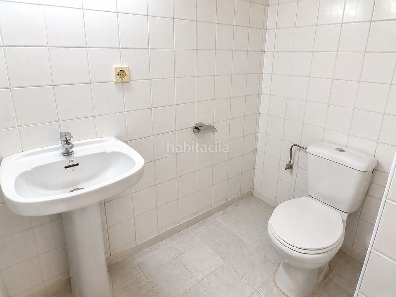 Foto a41ee6c3-0360-4164-b454-fa3ef5c9f19f. Local comercial a Lloreda Badalona
