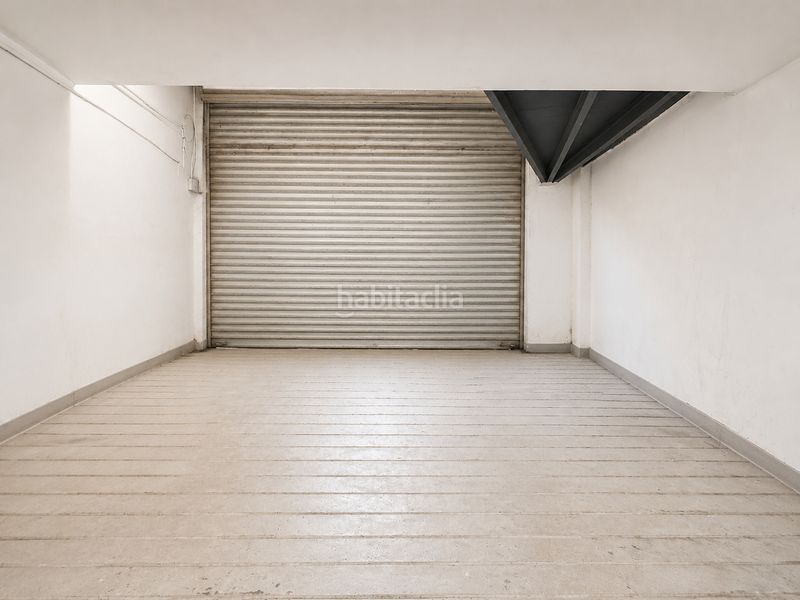 Foto d31a96ac-0cd8-4ddc-a5d0-36de6cc8ec59. Local comercial a Lloreda Badalona