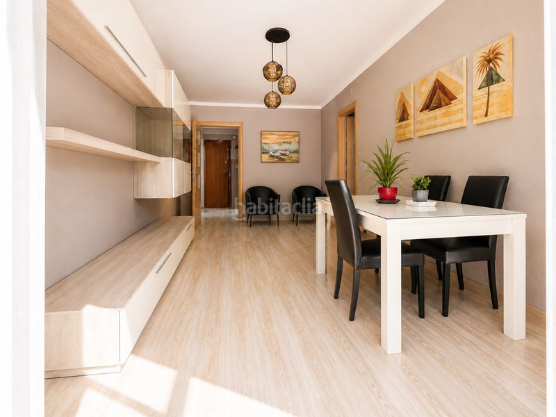 Foto 0327b19b-fa3d-4116-a3ab-e0a967f1365b. Etagenwohnung in Centre Santa Coloma de Gramenet