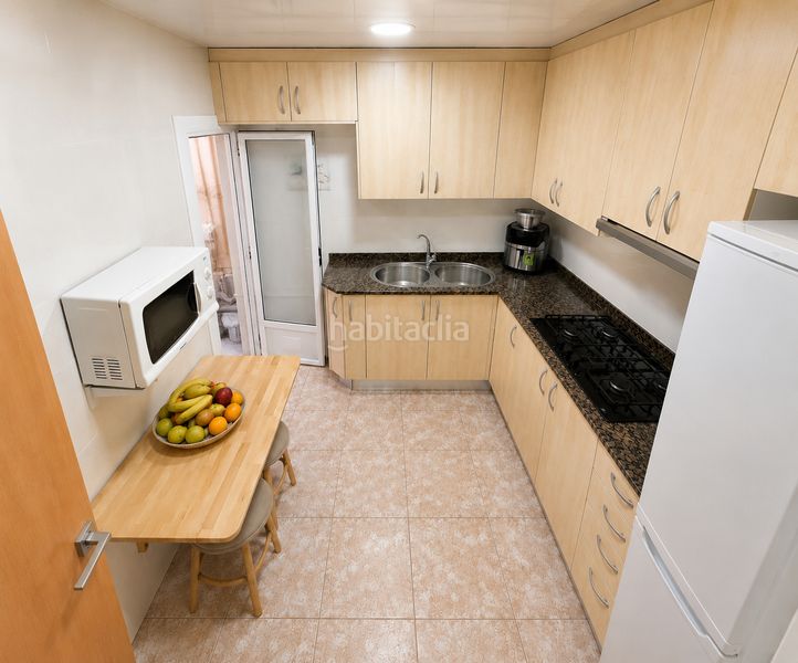 Foto 3b92ff9a-a476-42eb-8837-3dc0ba7982e3. Etagenwohnung in Centre Santa Coloma de Gramenet