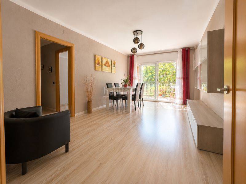 Foto dd90121f-4440-4850-b4a1-657ae85ab60f. Etagenwohnung in Centre Santa Coloma de Gramenet
