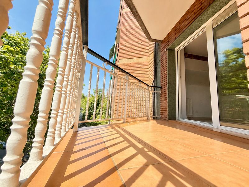 Foto e93d73df-17b6-4f51-aeca-e8d41e18e437. Etagenwohnung in Centre Santa Coloma de Gramenet