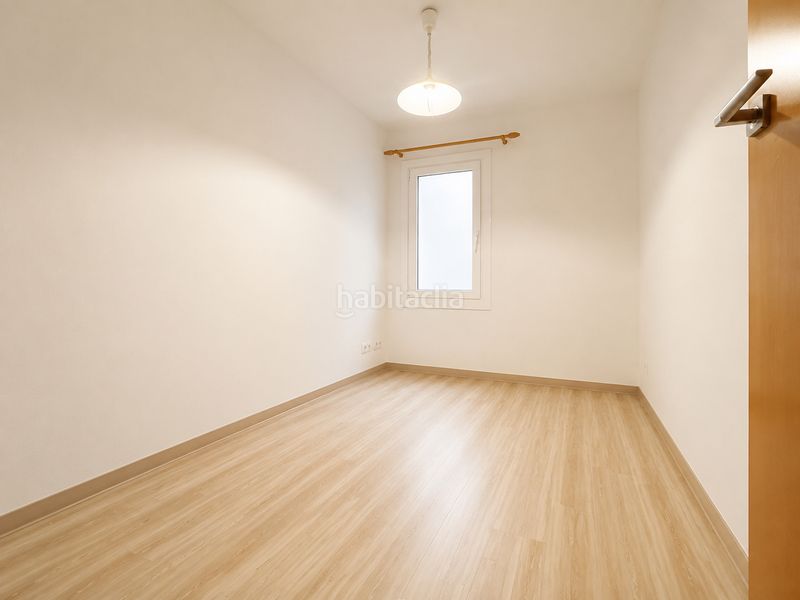 Foto bdca4f3d-b820-4974-a4ef-0813a25b2684. Pis a Centre Santa Coloma de Gramenet