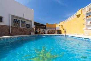 Maison jumele en Retamar. Casa en venta en almera