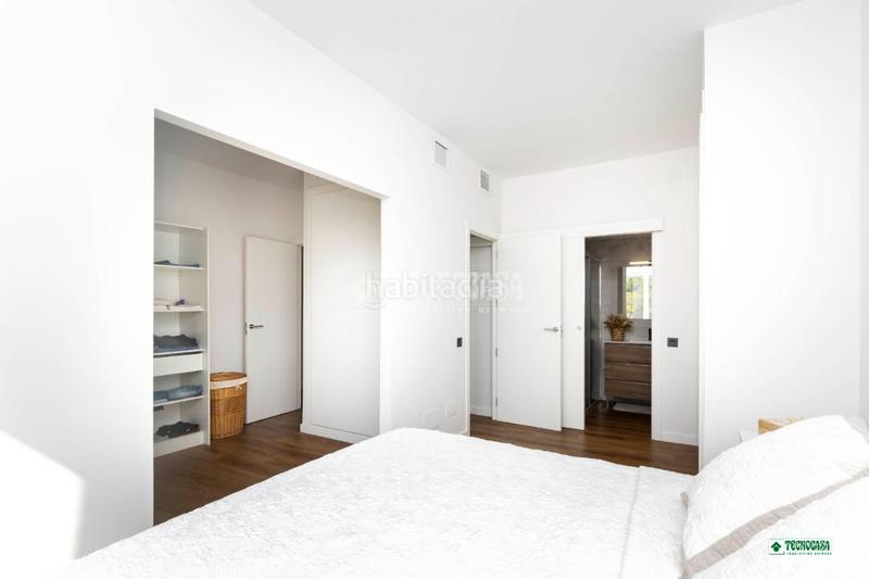 Foto 84d3ec56-e6e8-4246-a40d-f2091c0547e4. Appartamento con parcheggio piscina in Retamar Almería