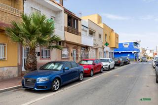 Maison jumele en Barrio Alto - San Flix. Casa en venta en almera