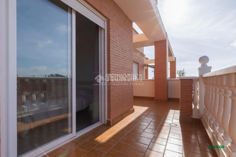 Foto cf094902-17e5-4dd1-933d-e558a93756fa. Attique dans Costacabana - Loma Cabrera Almería