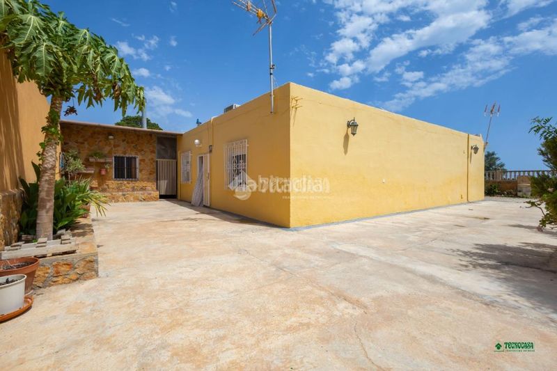 Foto 2fa9d698-d224-426d-b294-fc5f82901db6. Casa amb aparcament a El Alquián Almería