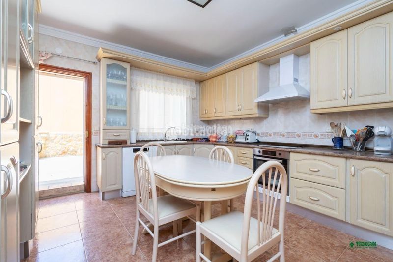 Foto 480e65b6-c4a9-4f51-8fc1-981e7014d3ae. Casa amb aparcament a El Alquián Almería