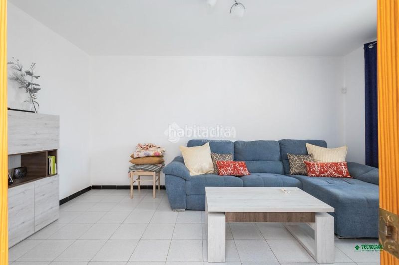 Foto b3cf90c8-fe81-4de3-a577-4043304f72e8. Casa amb aparcament a El Alquián Almería